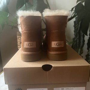 UGG Womens Bailey Button II Boot